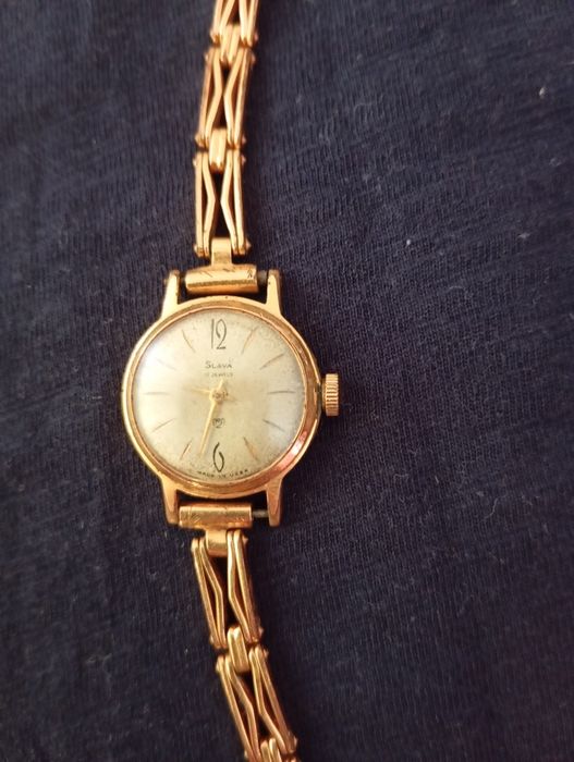 Продам Женские часы SLAVA 17 jewels.