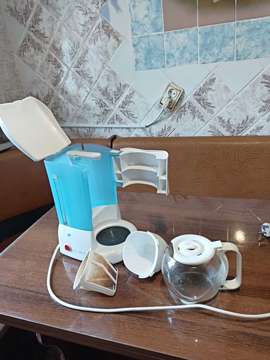 Кавоварка крапельна електрична