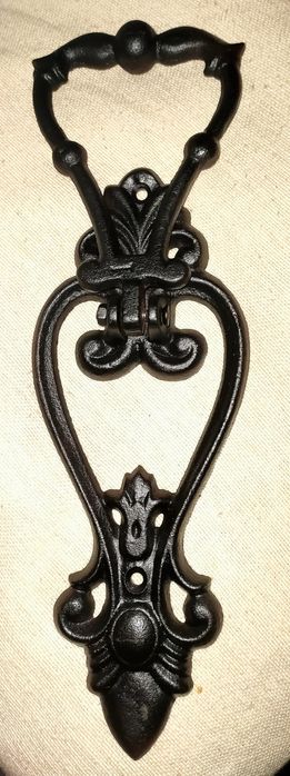 Aldraba/ Puxador em Ferro Grande