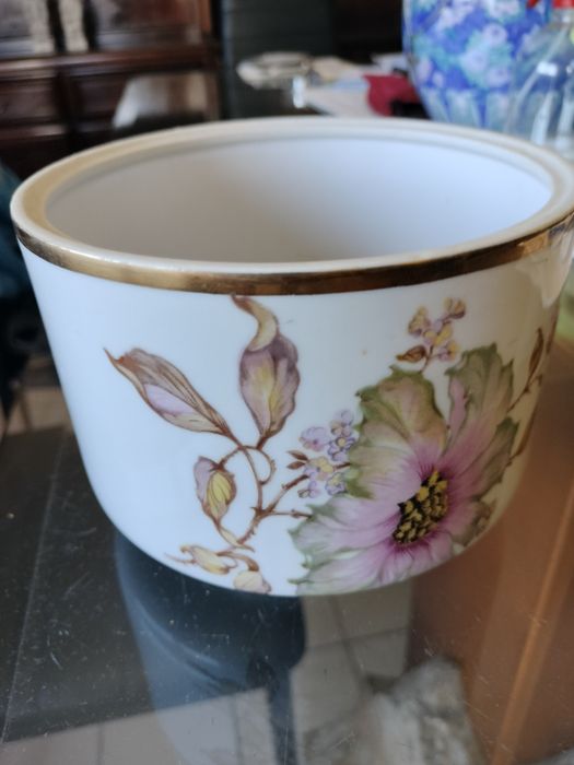 Porta vaso de porcelana