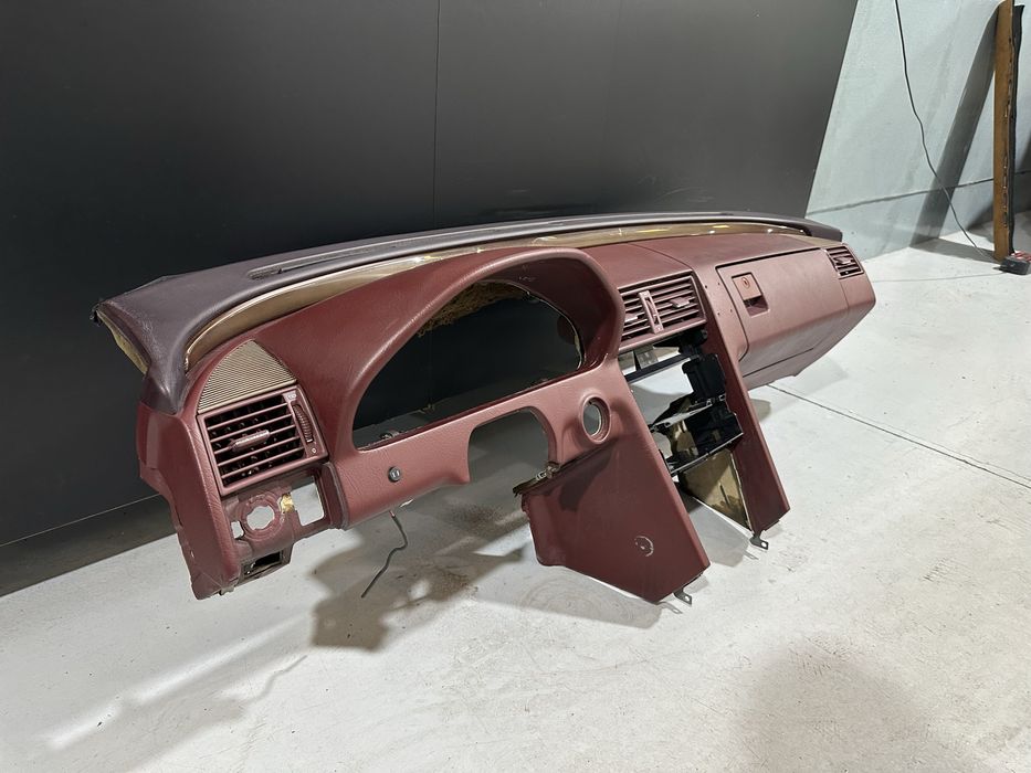 Tablier bordeaux Mercedes W202