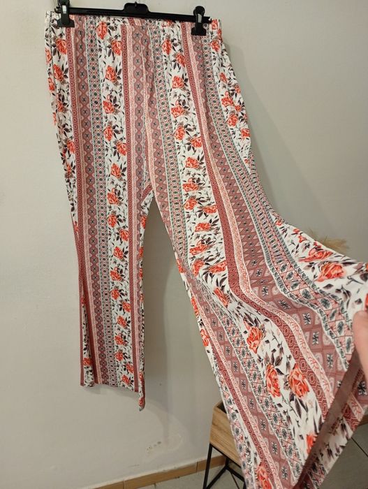 Rozciągliwe dzwony na gumce wysoka talia rozmiar 46