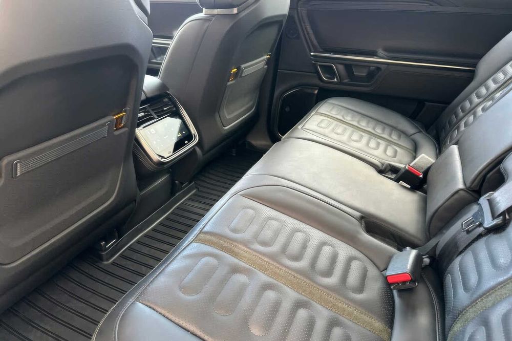 Rivian R1S Adventure Quad Motor      2023