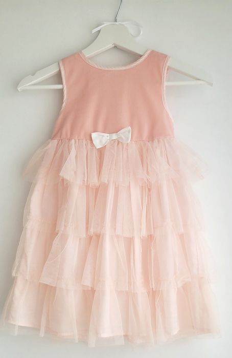 Sukienka z falbankam