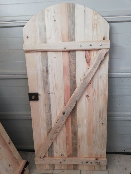 Vários tipos e medidas de portões.