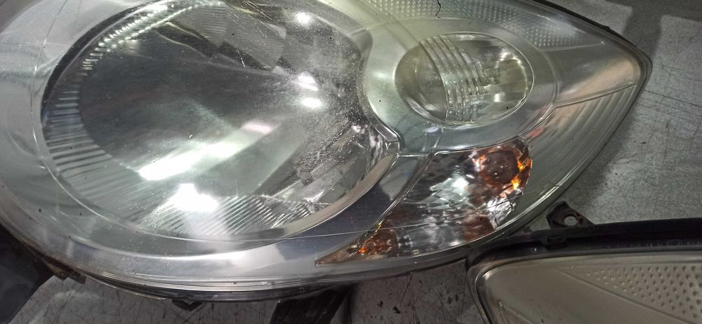 Farol Citroen C1