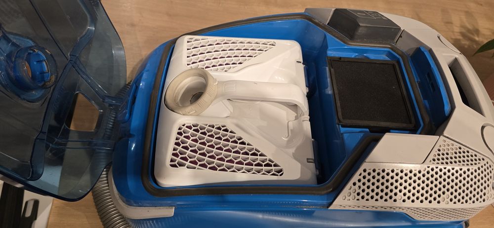 Mocny odkurzacz bezworkowy THOMAS Aqua  o mocy 1700W