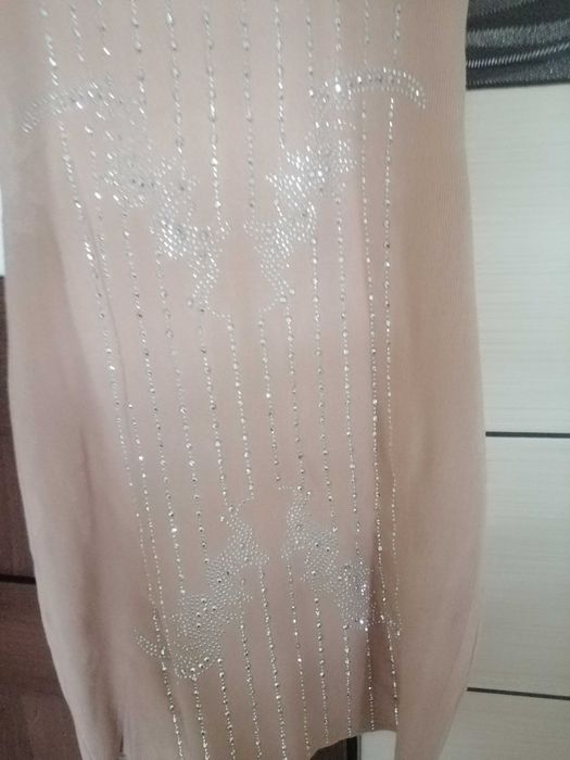 Sukienka na każdą okazję camel