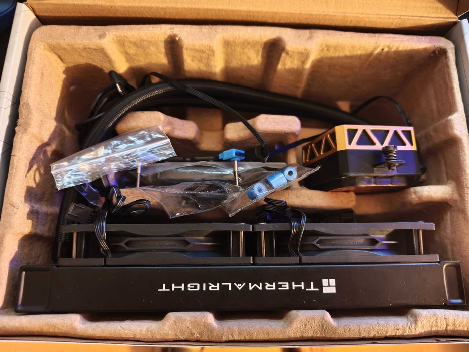 Water Cooler Thermalright 240mm com tela