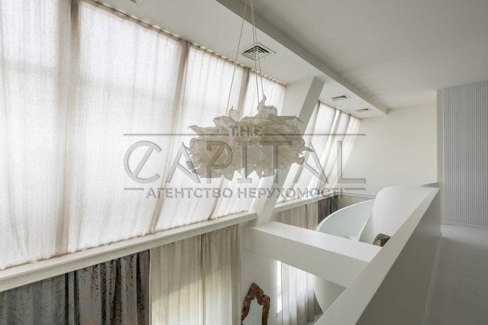 Apartment in Kyiv - More