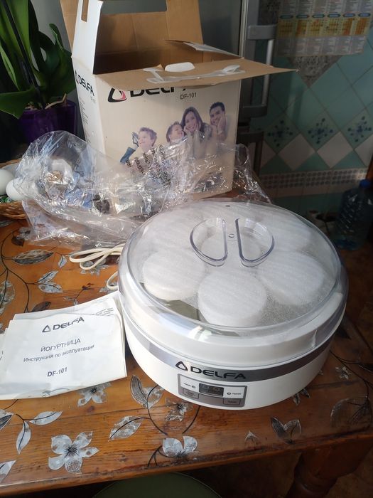 Продам йогуртницю,нова.В користуванні не була стояла  без використання