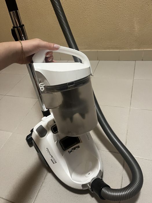 Aspirador branco sem saco