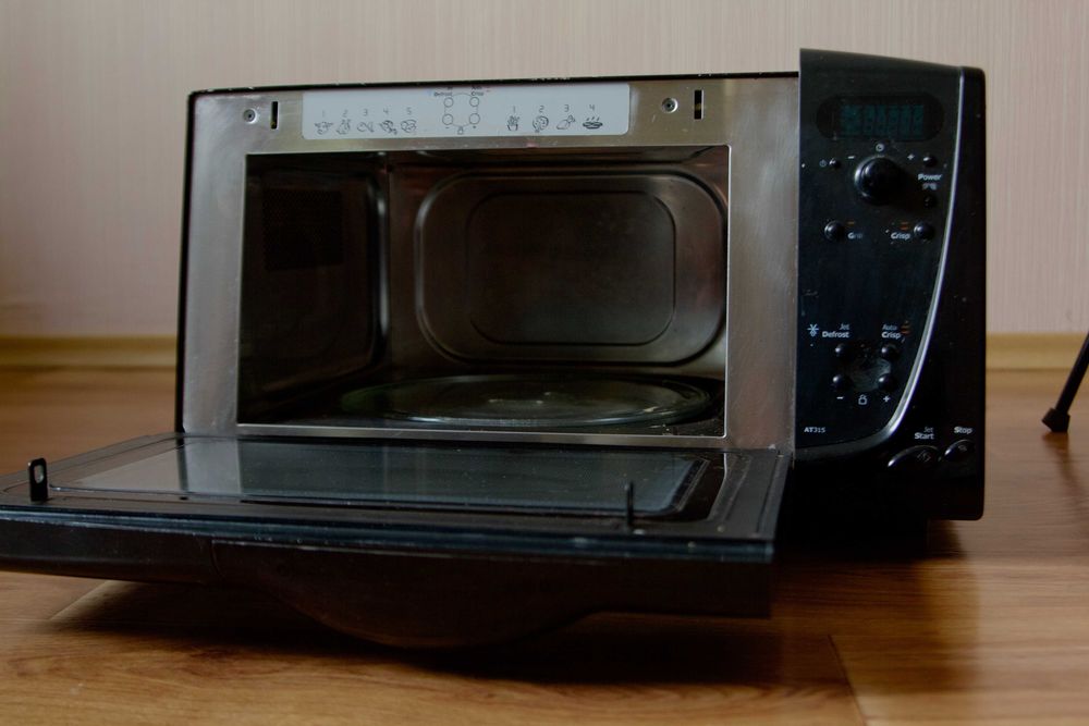 Мікрохвильова піч Whirlpool AT 315 BL