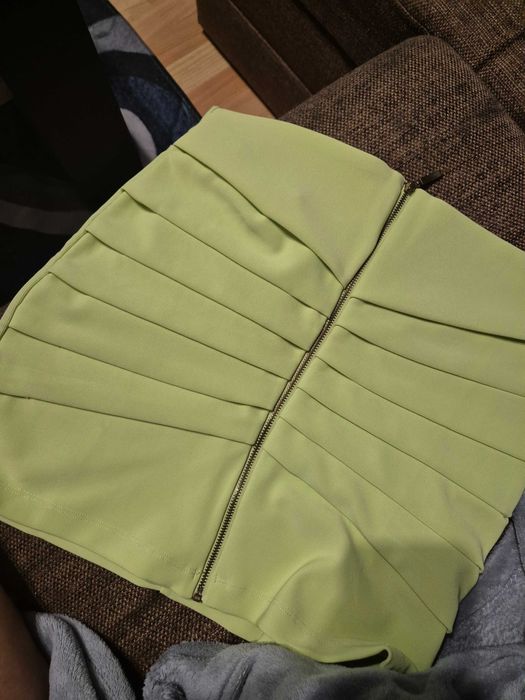 Limonkowa spódniczka mini