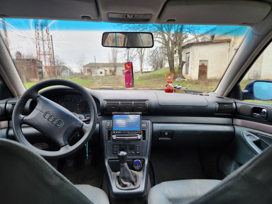 Ауді  а4 б5 в хорошому  стані