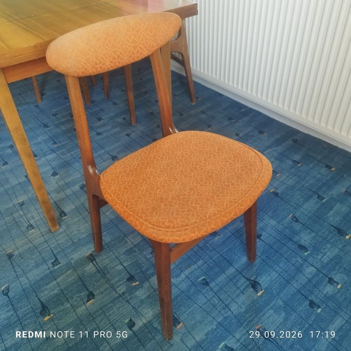 Kultowe krzesła PRL Vintage