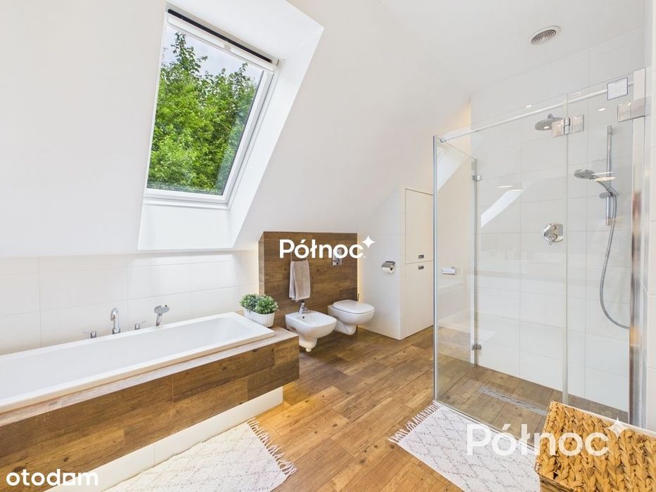 Przestronna Rezydencja w Rzeszotarach | 241 m² |