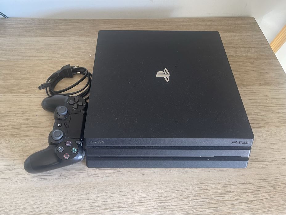 Consola PS4 PRO Impecavel