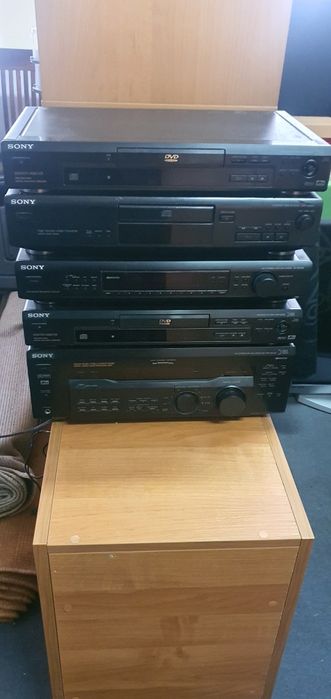 Elementy dużej wieży sony