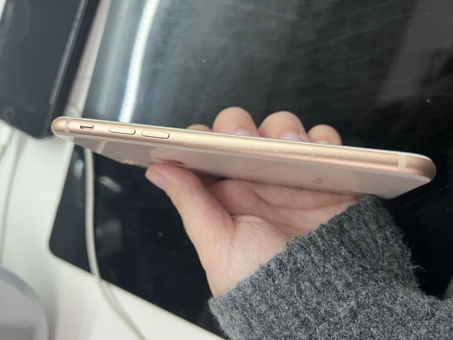 Iphone 8- 64GB desbloqueado