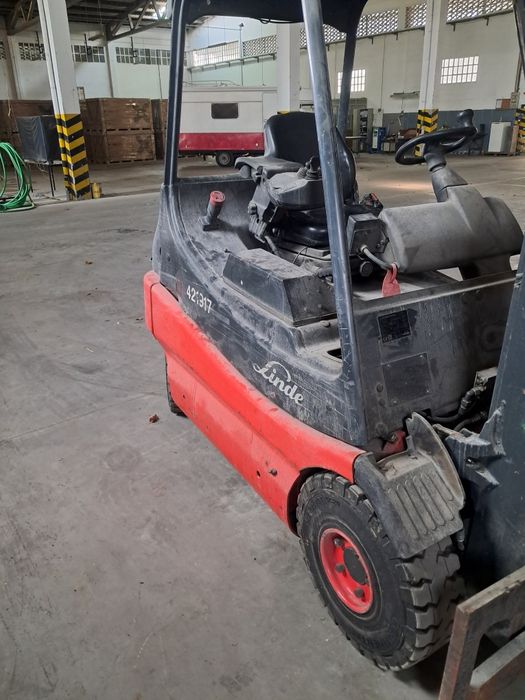 Empilhador linde electrico e24