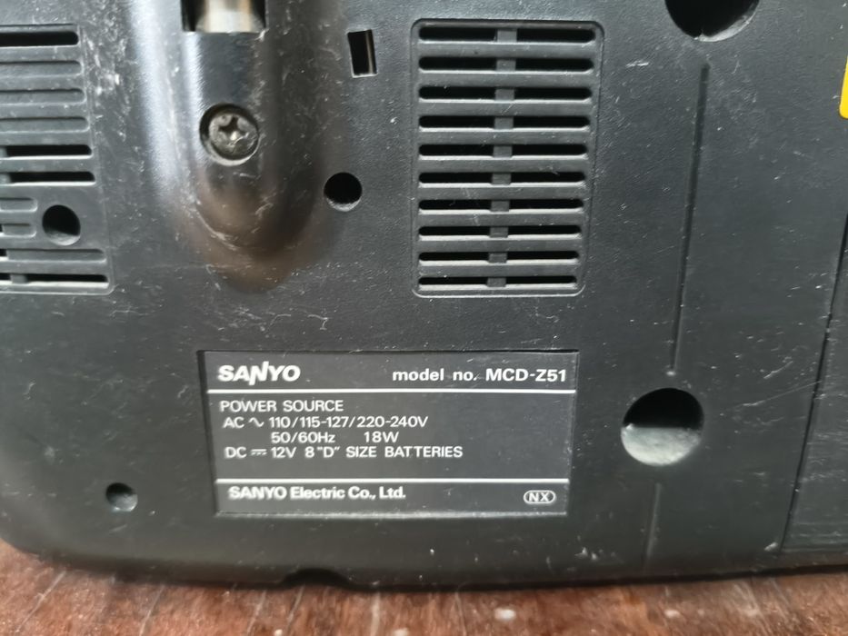 Музикальний центр SANYO.   MCD-Z51