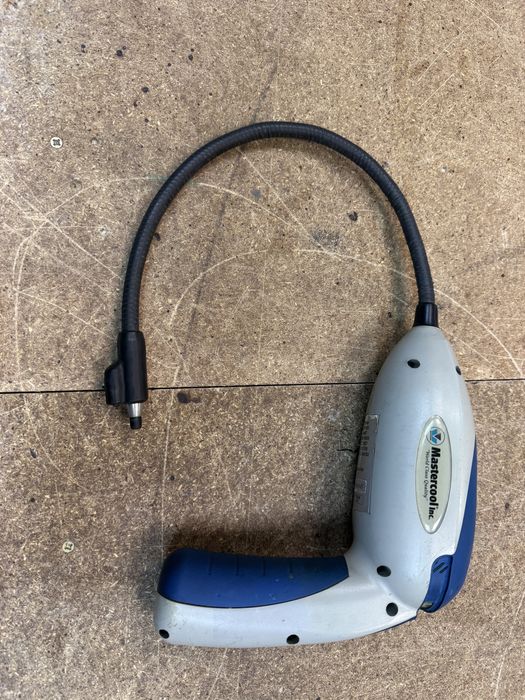 Tester szczelności klimatyzacji mastercool 55100 uv z walizką