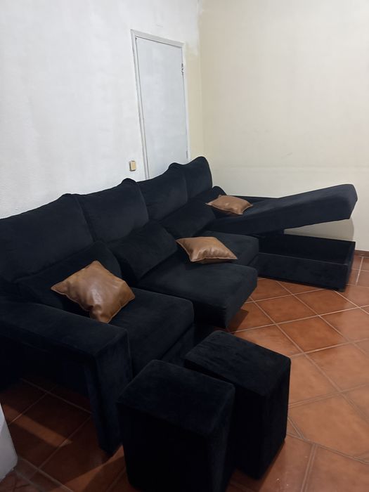 Sofá Chaise Longue + 2 Puffs