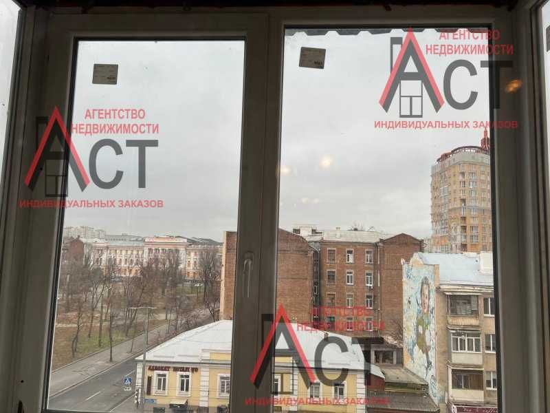 Продам 4-комн. кв. Центр, начало проспекта Героев Харькова, бывш Моск.