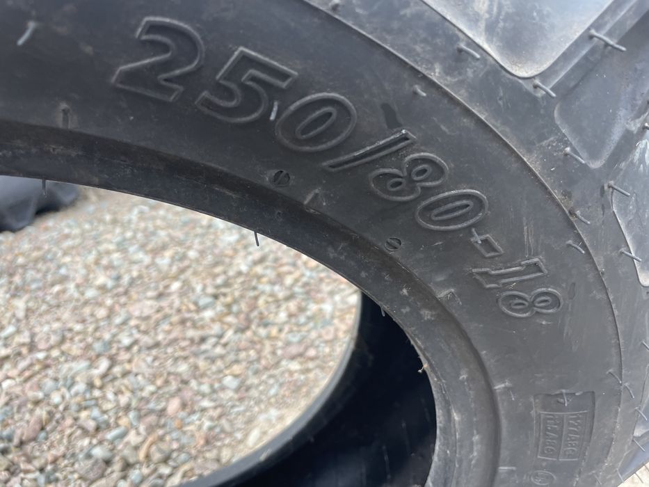Opona BKT   250/80-18    250/80r18 Jak Nowa