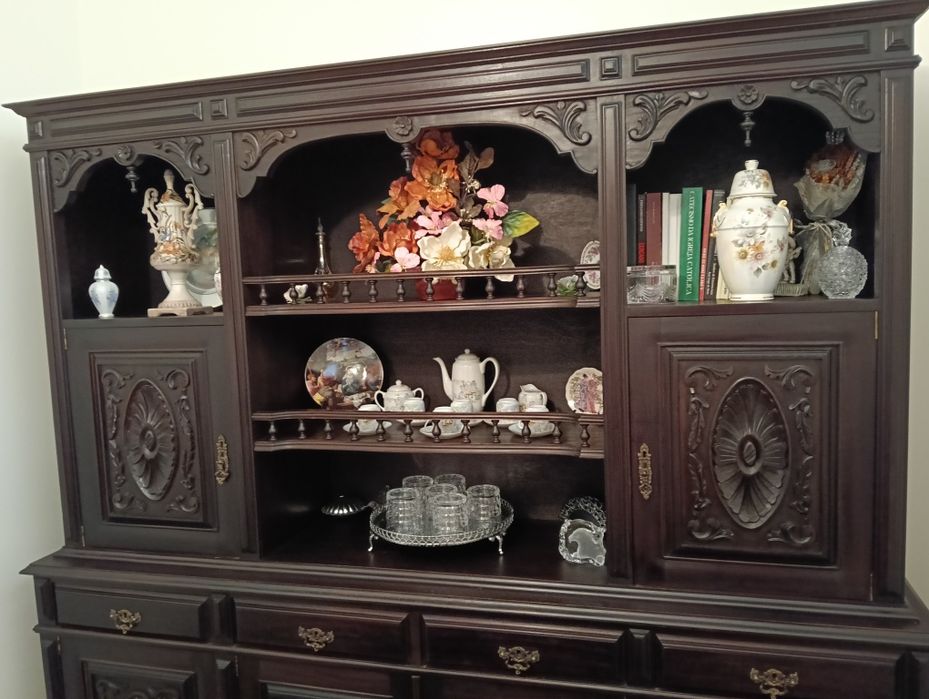 Móvel de Sala/Aparador Antigo