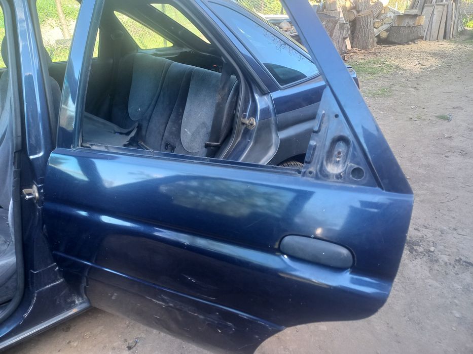 Двері Форд Ескорт (Ford Escort)