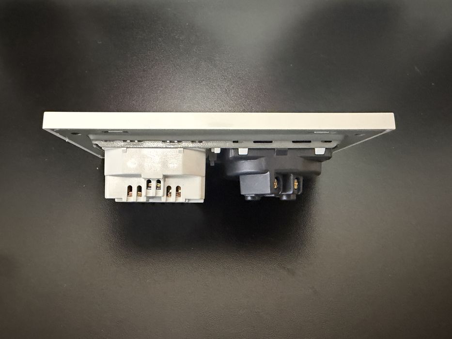 Розетка подвійна з USB нова