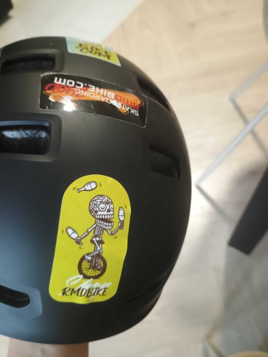 Sprzedam kask dziecięcy czarny