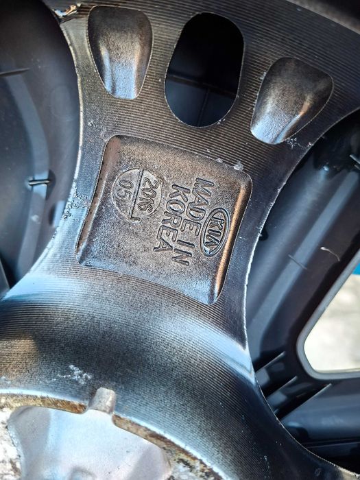 Легкосплавні диски з ковпаками KIA 5/114,3R16 6,5J ET45 КІА 2016рік .