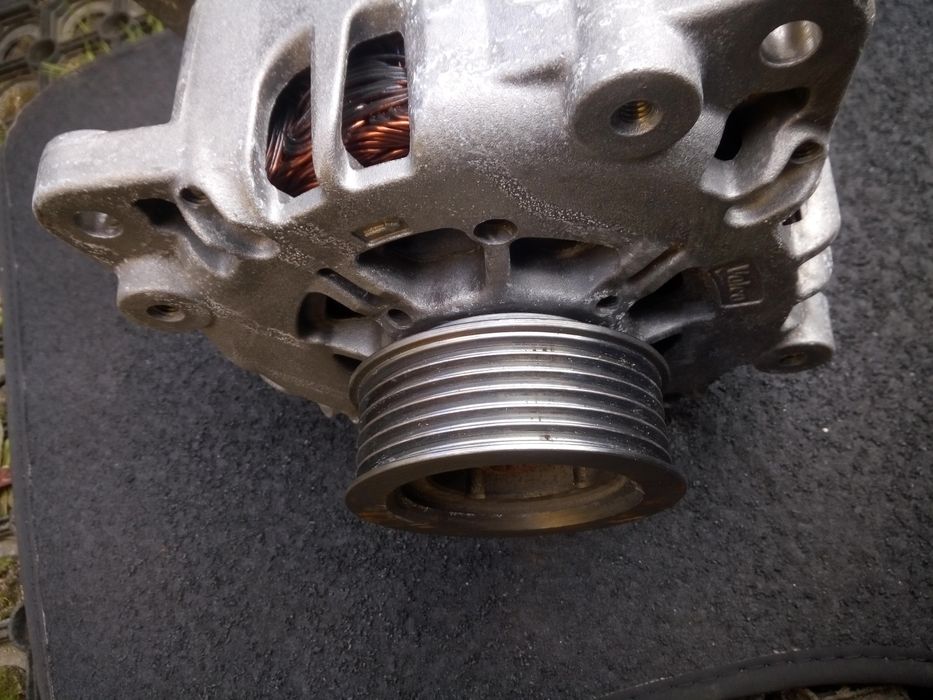 Alternator audi  2,0 TDI A4 A5 A6 A7. 04l903018