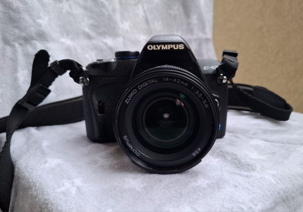 Olympus e - 420 + obiektyw 14 - 42 mm