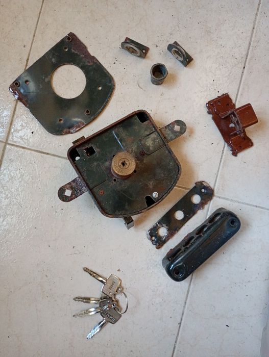 Fechadura de Sobrepor