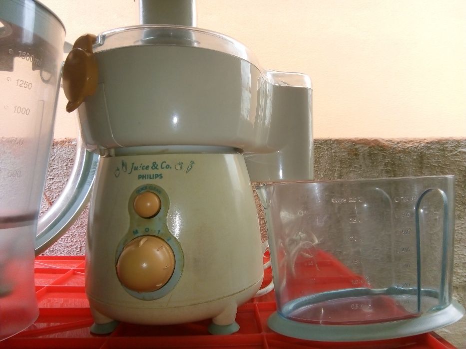Liquidificadora e Centrifugadora da marca Juice & Co Phillips