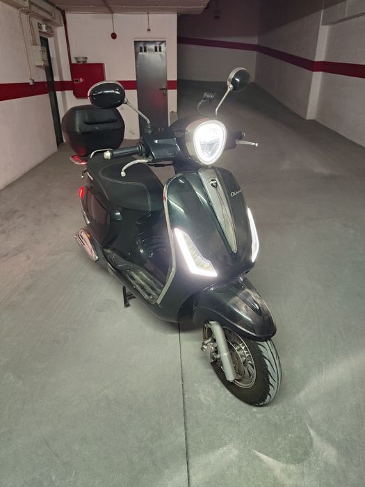 Scooter 125cc com 6000km