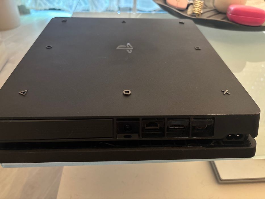 PlayStation 4 Slim