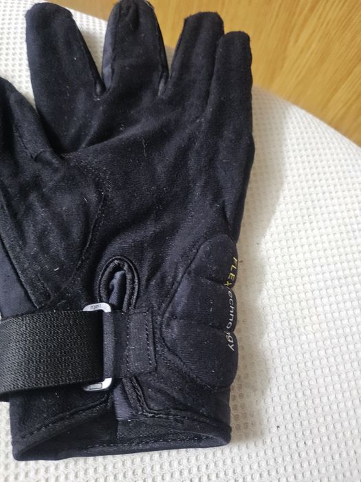 Rękawice sportowe damskie