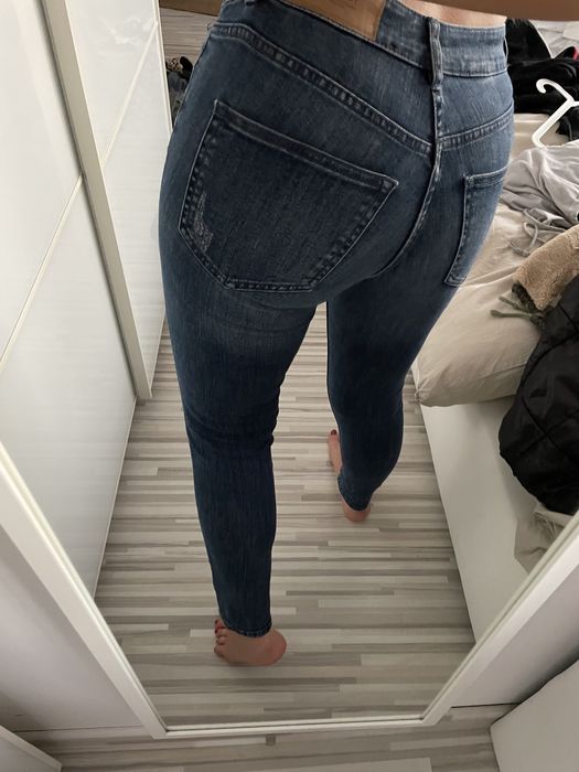 Jeansy ciemne rurki H&M divided dziury przetarcia S/36