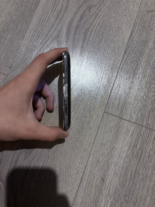 Продам телефон samsung GT-s7562