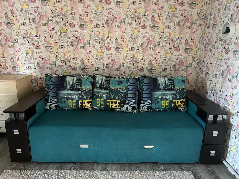 Диван розскладний.