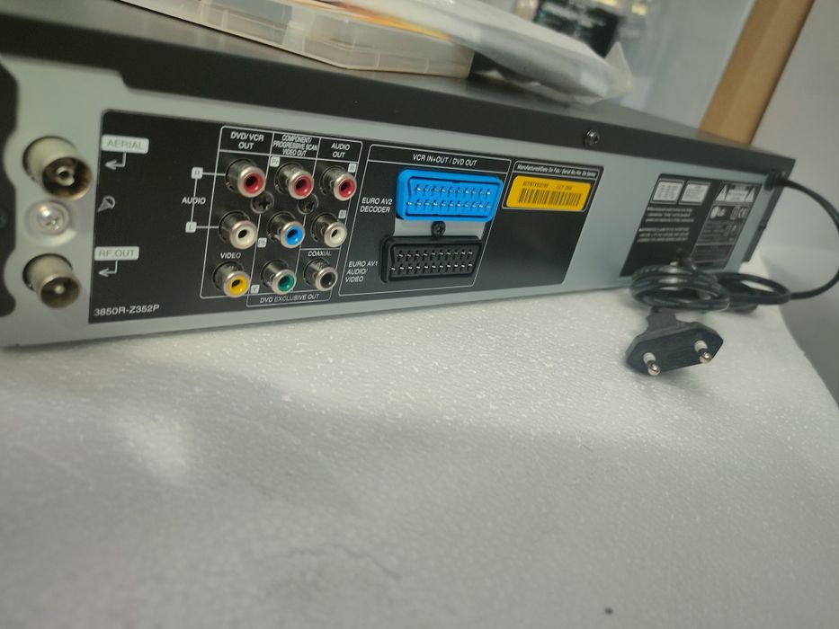 Karaoke DVD Player + VCR