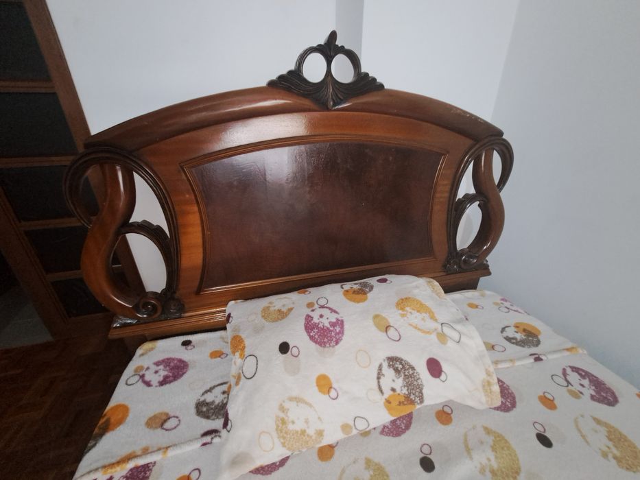 Cama casal madeira com colchão
