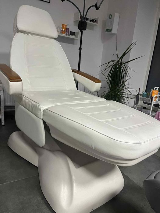 Sprzedam fotel kosmetyczny w pełni elektryczny