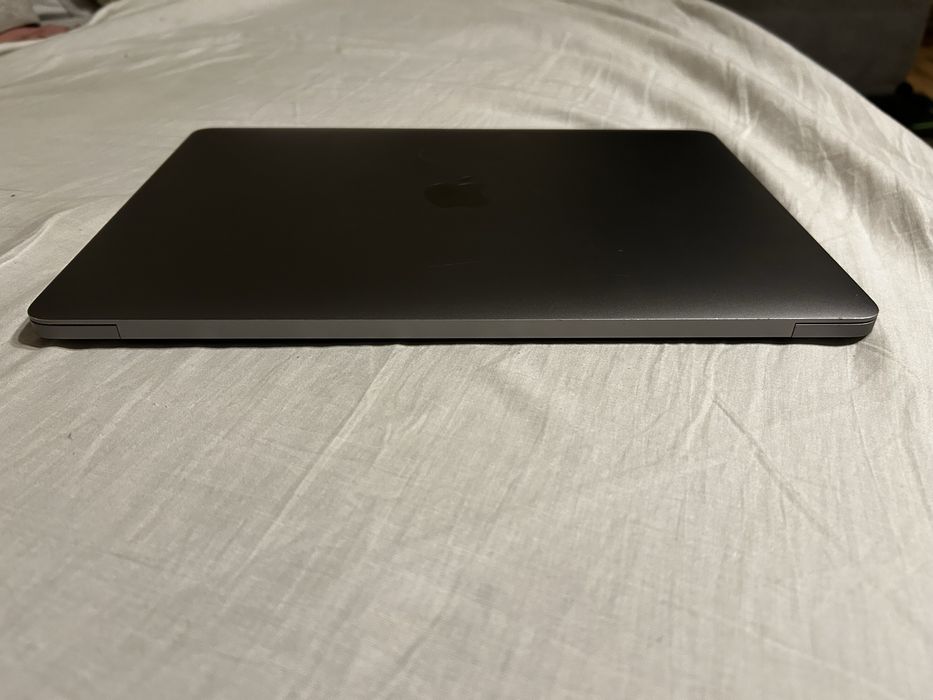 Macbook Pro 2020 USZKODZONY