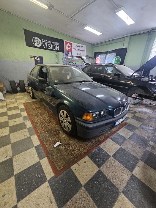BMW  E36 316i sedan